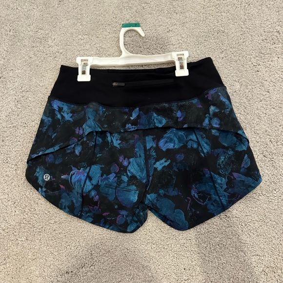 lululemon speed up shorts - Picture 2 of 4